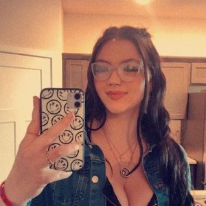 Meet your Posher, Alizay